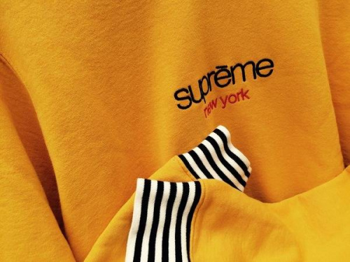 サスクワァッチファブリックスのボックスロゴ