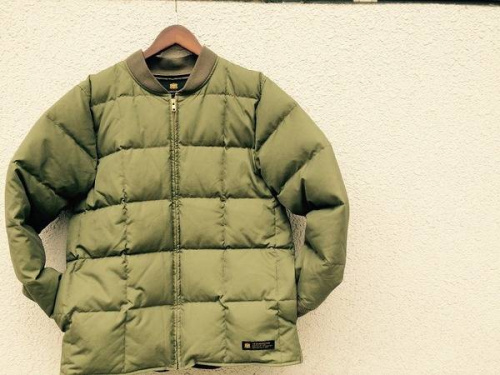 ネイバーフッドのダウンジャケット