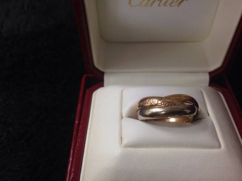 ブランドのアクセサリー