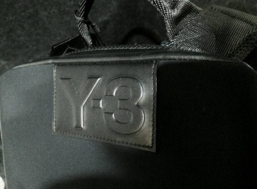 アディダスのカーサ