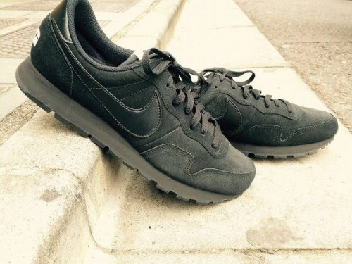 スニーカーの下北沢