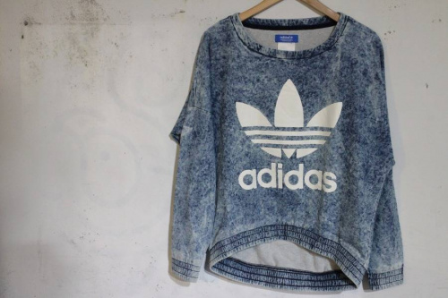 adidasのスウェット