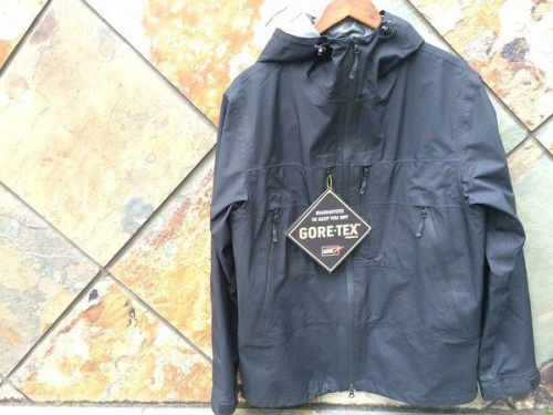 マウンテンパーカー