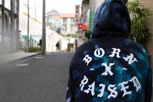 プルオーバーのBORN×RAISED