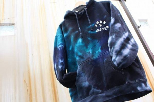 BORN×RAISEDのタイダイ