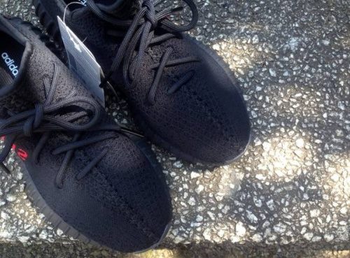 YEEZY BOOSTのスニーカー