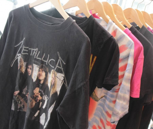 バンドの古着