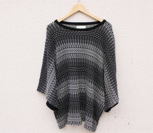 ネオンサインのTシャツ
