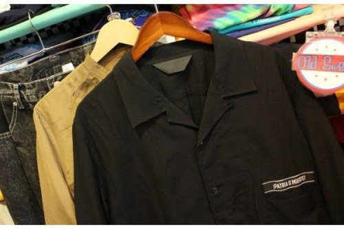 ビッグシルエットのコモリ