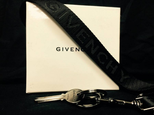 ジバンシィのGIVENCHY