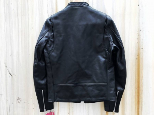 レザーのライダースジャケット
