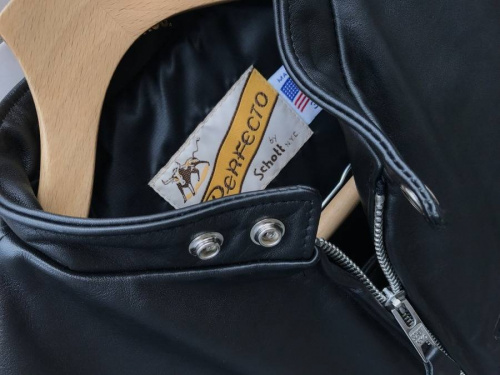 ライダースジャケットのSCHOTT