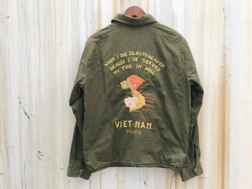 古着のスカジャン