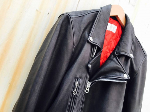 メンズのトップス