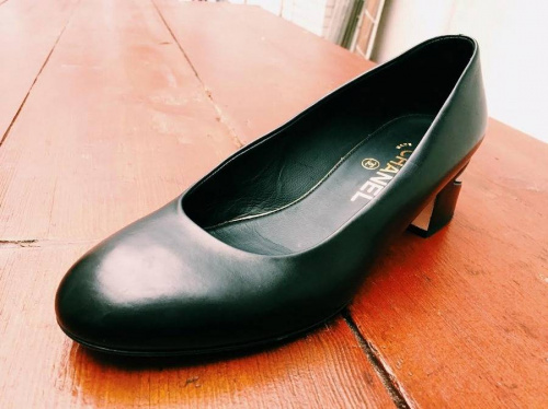 パンプスのシャネル