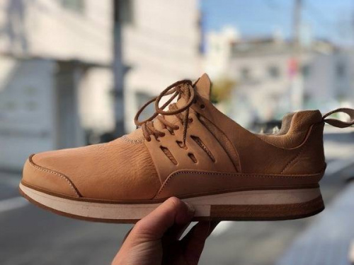 エンダースキーマのレザースニーカー