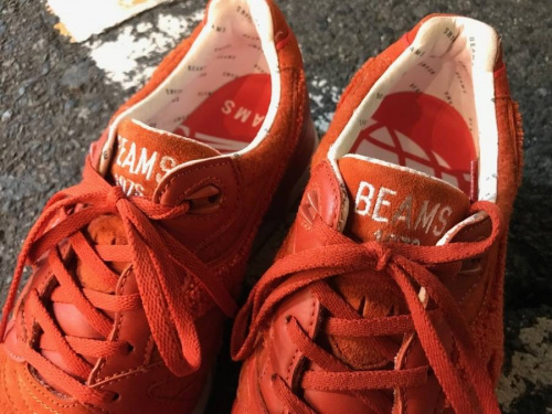 スニーカーのBEAMS