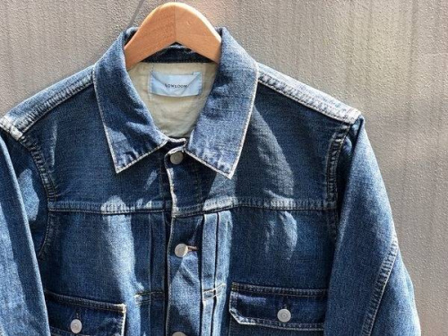 パンツのジャケット