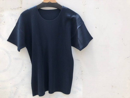 イッセイミヤケのPLEATS PLEASE