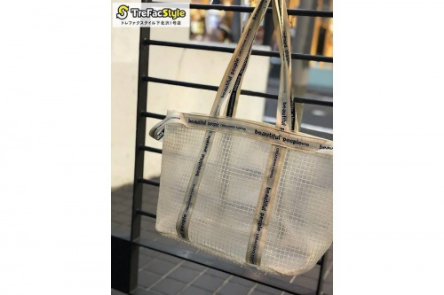 買取入荷のキャリアファッション