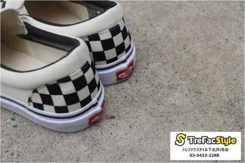 スニーカーのBEAMS別注