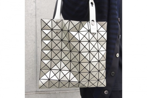 ラグジュアリーブランドのBAOBAO ISSEYMIYAKE
