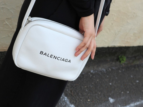 ショルダーバッグの下北沢