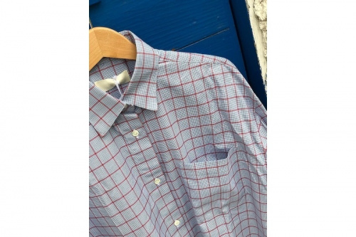 ネオンサインのシャツ