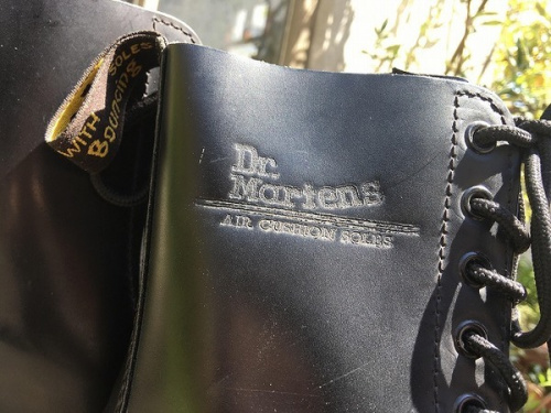 ドクターマーチンのホールシューズ