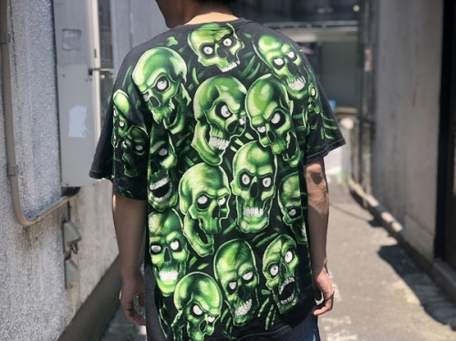 プリントTシャツのスカルパイル
