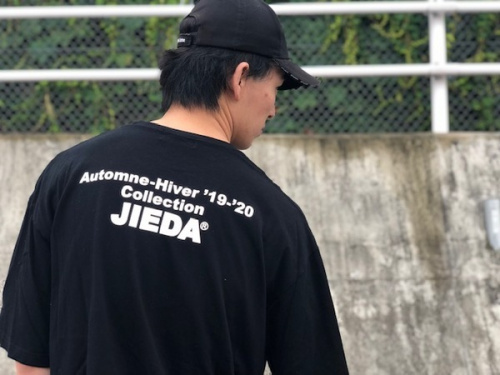 ジエダのスタッフTシャツ