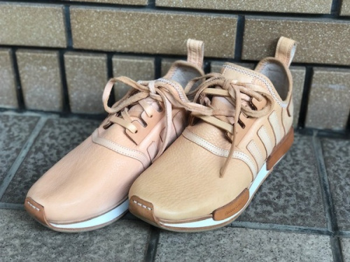 adidasのアディダス