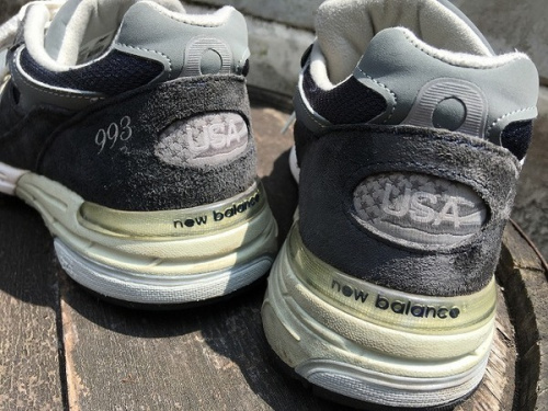 ローカットスニーカーのUSA製