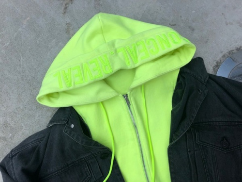 ジュン・ジーのデニムジャケット