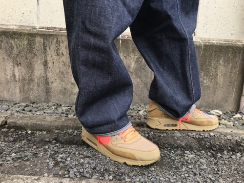 デニムパンツ