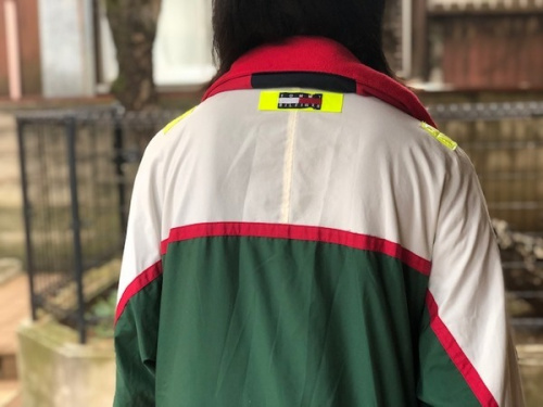 トミーヒルフィンガーのナイロンジャケット