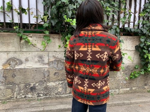 ネイティブニットカーディガンのメンズ