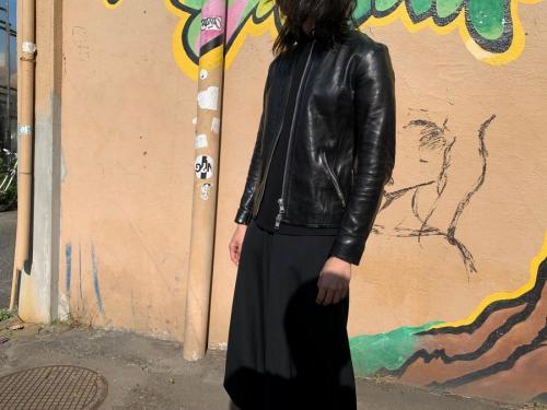 バックラッシュ（イサムカタヤマ）のオリーチェイタリアンショルダーシングルライダース