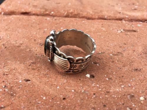 ターコイズリングのインディアンジュエリー