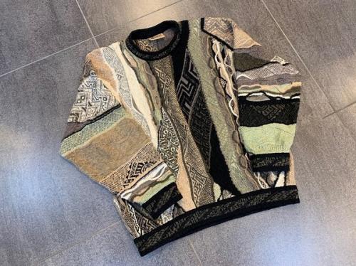 クージーの３Dニット　オリーブ　