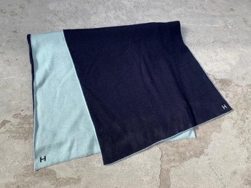 エルメスのアレ・ルトゥール　ネイビー　マフラー