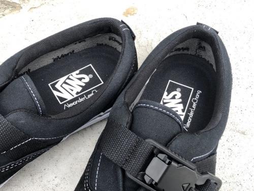 スニーカー　コラボ