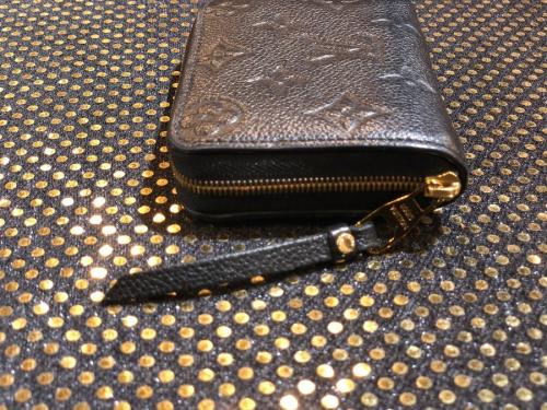 ルイ ヴィトン　のモノグラム　ジッピー　コインパース