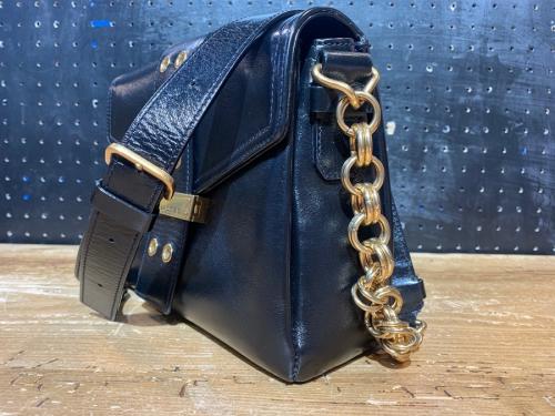 チェーンショルダーバックのレディース