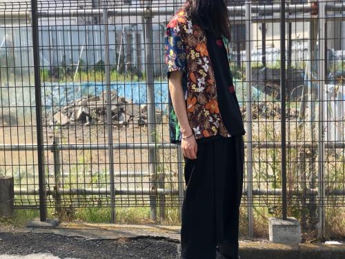 総柄シャツ　アロハシャツ　半袖シャツのメンズ　