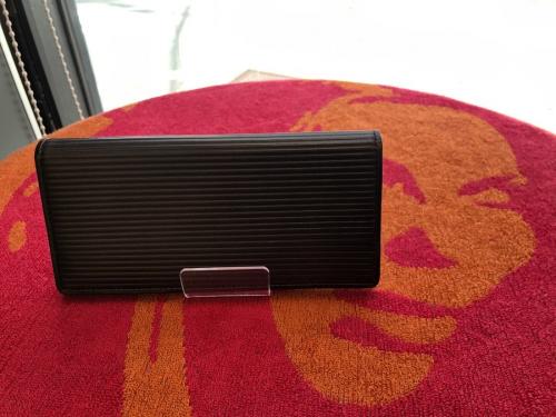 財布　二つ折り財布　長財布のメンズ