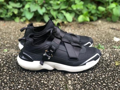 ディオール オムのローラーコースターバックルネオスニーカー