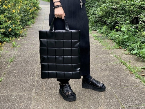 ドメスティックブランドのBLACK COMME des GARCONS