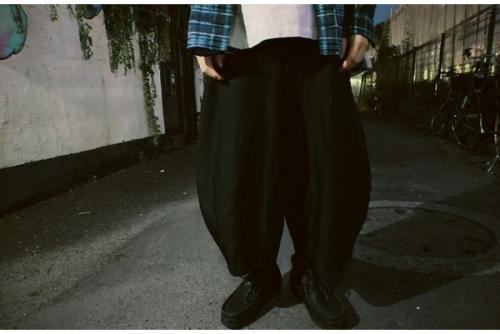 転写プリントオーバーサイズシャツ COMMEdesGARCONSHommePlus ポリ刺繍バルーンワイドパンツの18SS 中身が大事