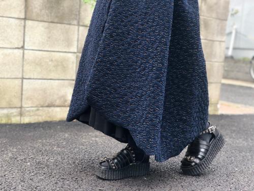 ベルベット　スカラップ　フラワーパターン